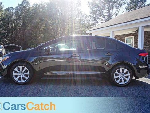 Used 2021 Toyota Corolla LE image 11