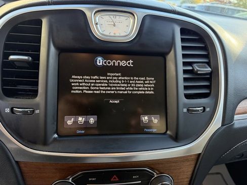 Used 2016 Chrysler 300 C Platinum w/ Safetytec Plus Group image 24