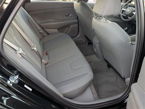 Used 2024 Hyundai Elantra SEL image 31