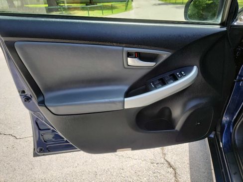 Used 2014 Toyota Prius Four w/ Solar Roof Package FWD image 13