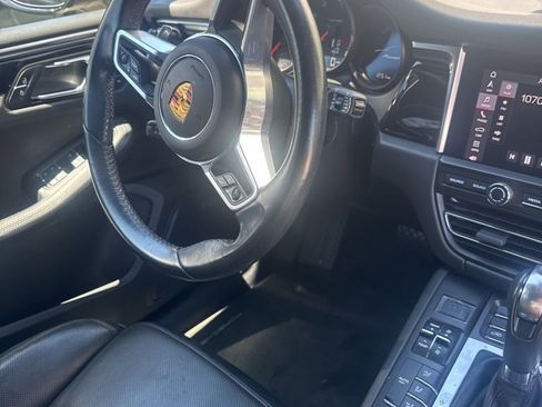 Used 2021 Porsche Macan image 21