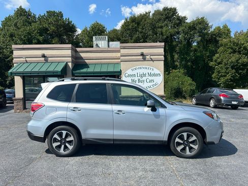 Used 2018 Subaru Forester 2.5i Limited image 2