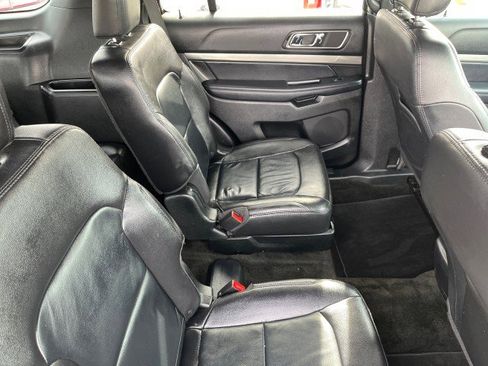 Used 2018 Ford Explorer XLT w/ Equipment Group 202A image 13