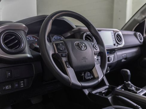Used 2022 Toyota Tacoma SR5 w/ Trail Edition AWD/4WD image 13