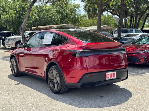 Used 2026 Tesla Model Y 2WD image 4