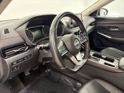 Used 2024 Nissan Sentra SR w/ SR Premium Package image 4