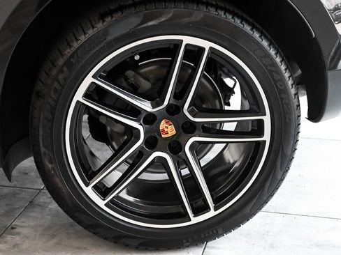 Used 2021 Porsche Macan S AWD/4WD image 8