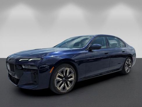 Certified 2023 BMW 760i xDrive AWD/4WD image 8
