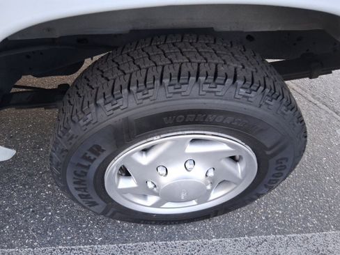 Used 2013 Ford E-150 and Econoline 150 w/ PWR Group RWD image 13