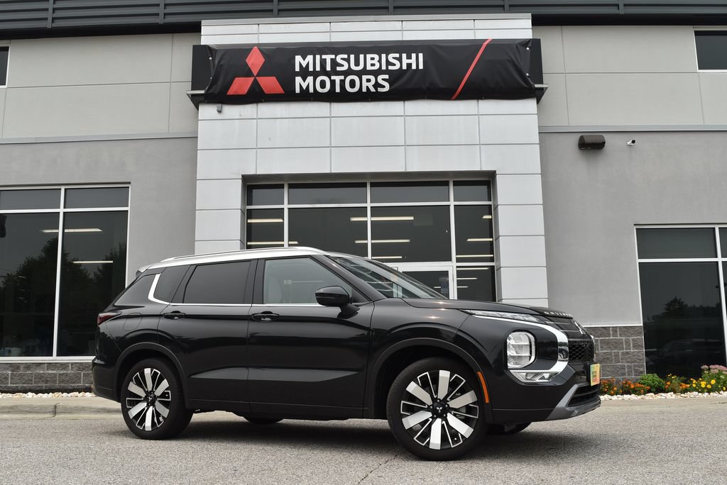 New 2025 Mitsubishi Outlander AWD image 1