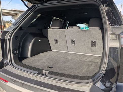 Used 2025 Chevrolet Equinox LT image 25