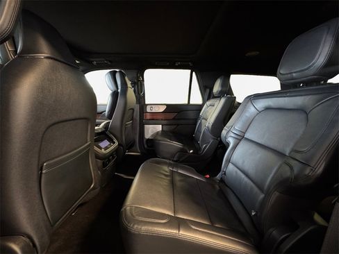 Used 2024 Lincoln Navigator Reserve image 24