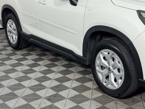 Used 2023 Subaru Forester AWD/4WD image 12