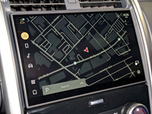 New 2025 Land Rover Discovery Dynamic SE image 14