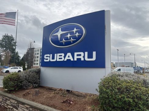 Used 2025 Subaru Outback Premium image 10