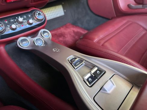 Used 2010 Ferrari California RWD image 42
