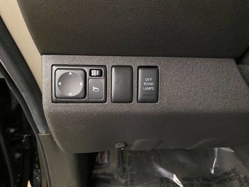 Used 2013 Nissan Xterra PRO-4X w/ Pro-4x Leather Pkg AWD/4WD image 12
