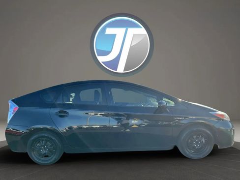 Used 2015 Toyota Prius Two image 17