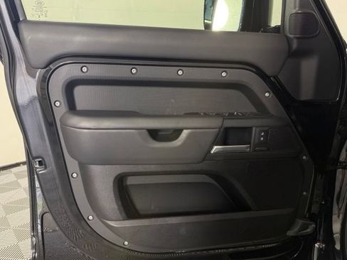Used 2025 Land Rover Defender 130 Outbound AWD/4WD image 32