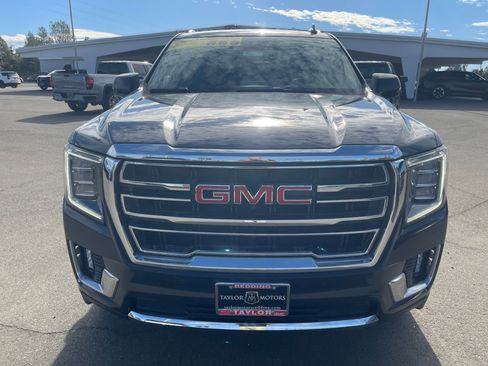 Used 2023 GMC Yukon XL SLT image 2