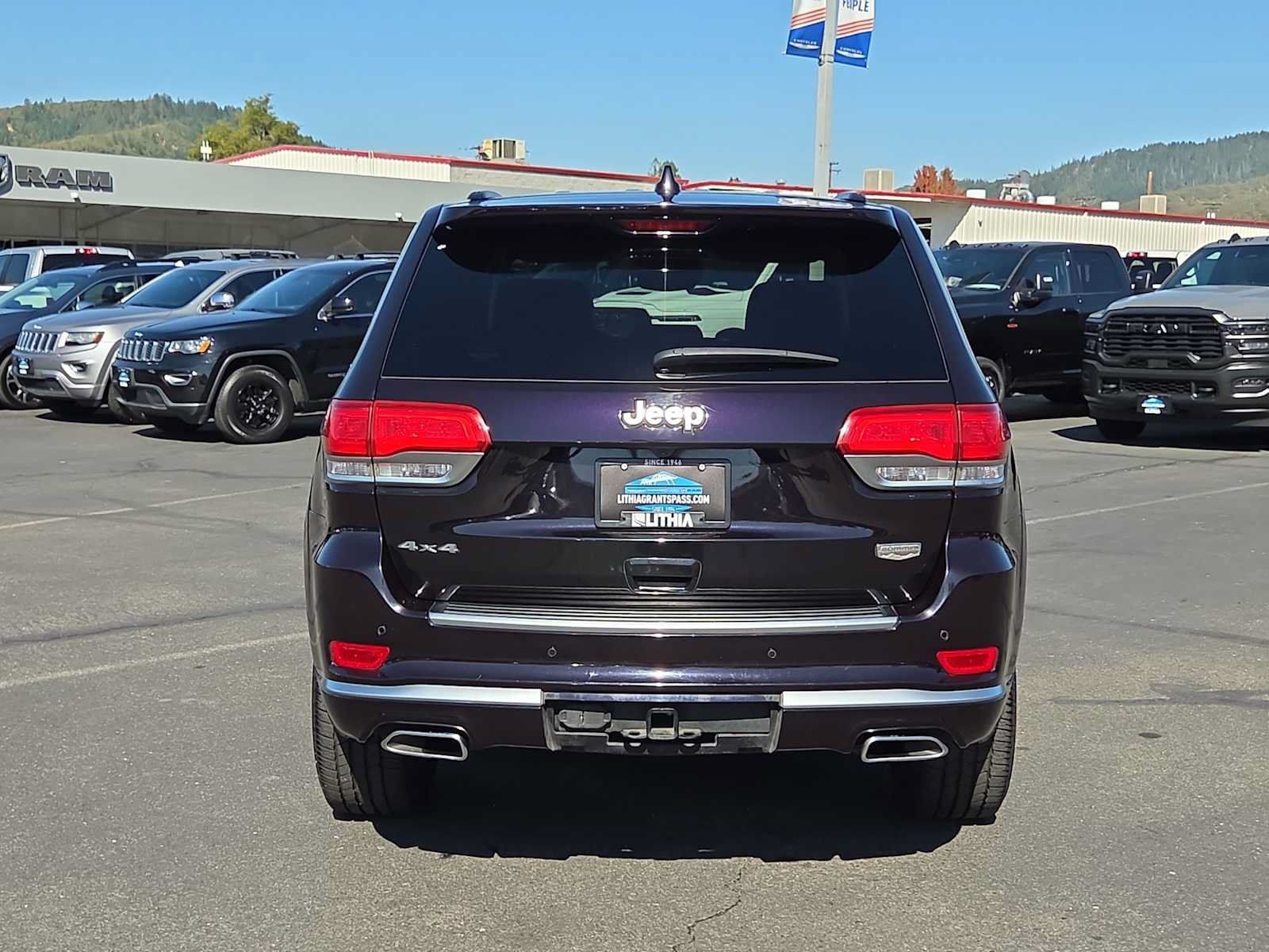 Used 2018 Jeep Grand Cherokee Summit w/ Platinum Series Group AWD/4WD image 13