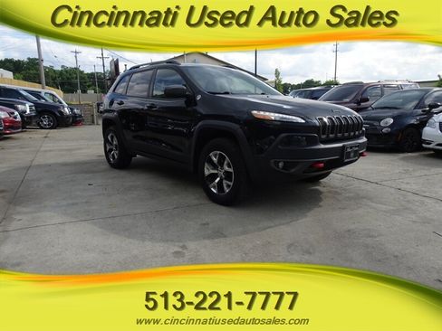 Used 2015 Jeep Cherokee Trailhawk AWD/4WD image 1