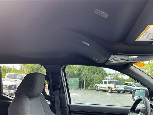 Used 2024 Toyota Tacoma SR5 AWD/4WD image 22