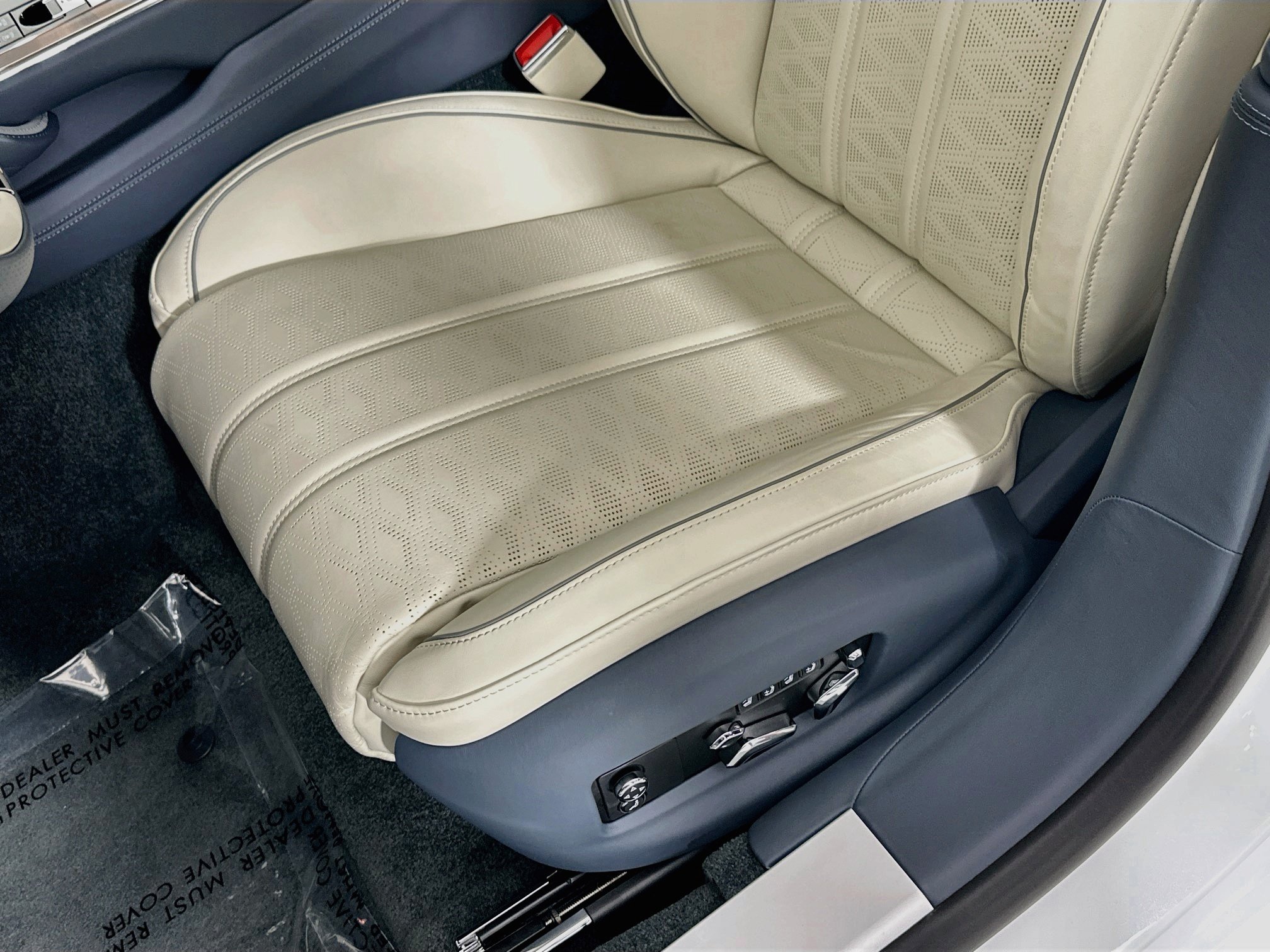 Certified 2025 Bentley Flying Spur Plug-In Hybrid AWD/4WD image 19