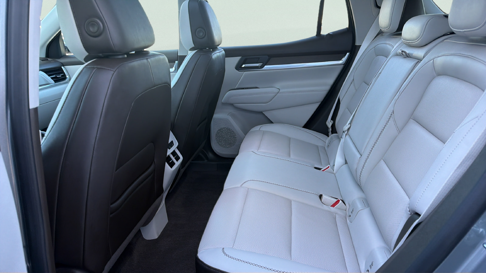 Used 2026 GMC Terrain Denali AWD/4WD image 25