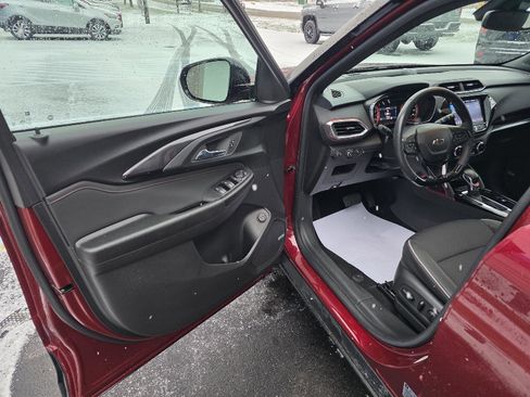 Used 2022 Chevrolet TrailBlazer RS w/ Sun and Liftgate Package image 11