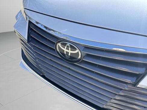 Used 2020 Toyota Avalon XLE w/ Moonroof Package image 22