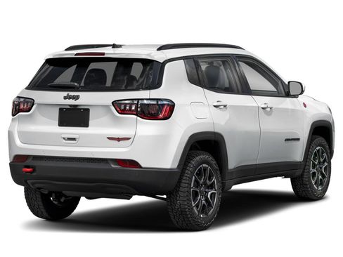 Used 2025 Jeep Compass Trailhawk AWD/4WD image 2