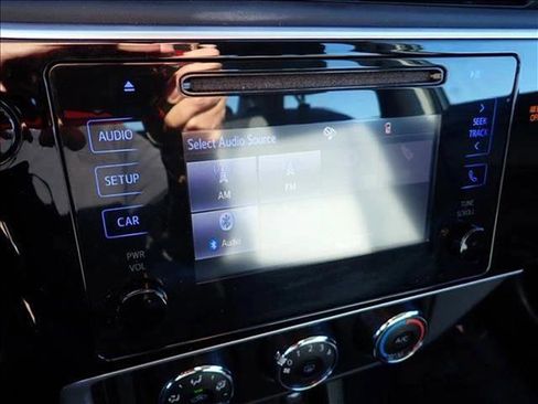 Used 2017 Toyota Corolla L image 21