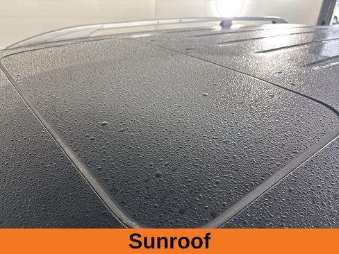 Used 2024 Nissan Armada SL w/ Captain's Chairs Package image 9