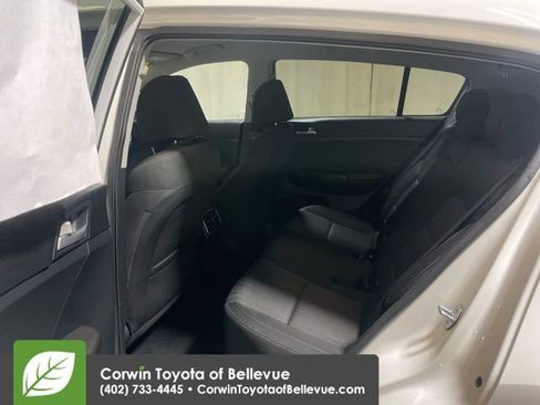 Used 2020 Kia Sportage LX image 23
