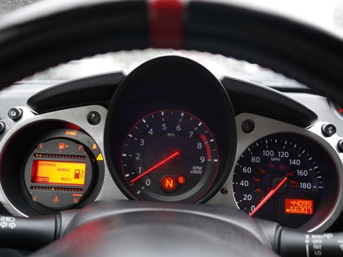 Used 2016 Nissan 370Z Coupe image 30