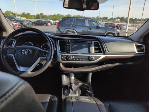 Used 2014 Toyota Highlander Limited FWD image 13