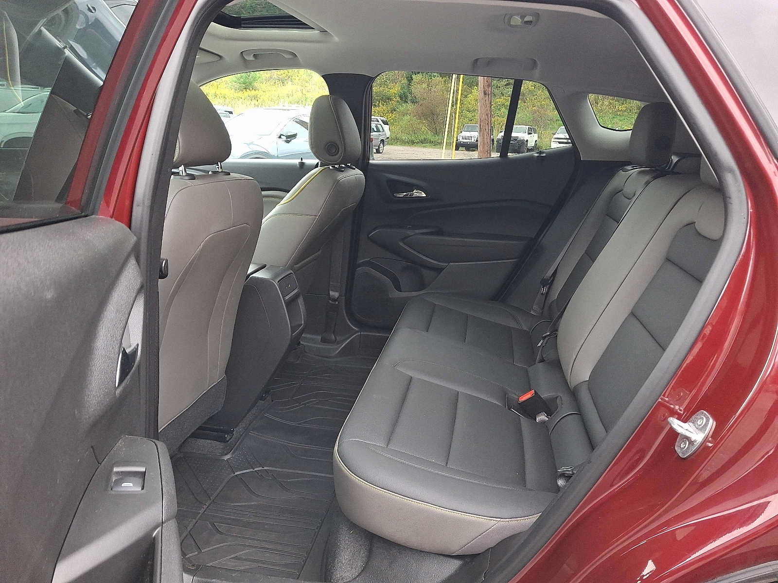 Used 2024 Chevrolet Trax ACTIV w/ Sunroof Package FWD image 10