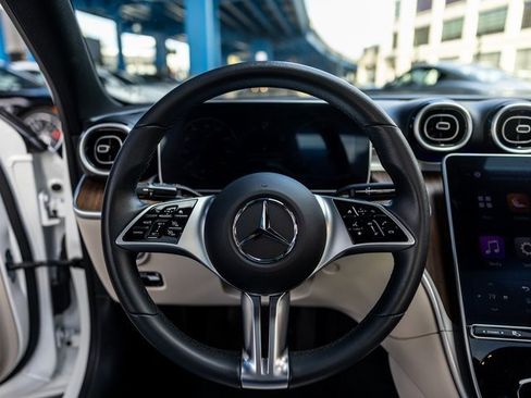 Used 2025 Mercedes-Benz C 300 4MATIC Sedan image 39