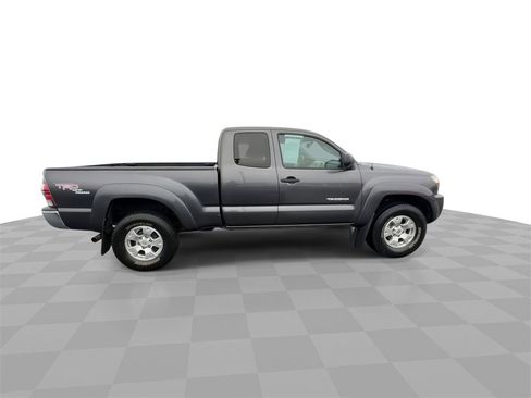 Used 2011 Toyota Tacoma 4x4 Access Cab V6 image 9