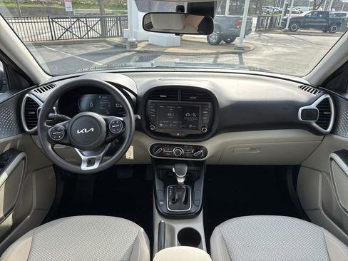 Used 2024 Kia Soul LX w/ Option Group 015 image 18