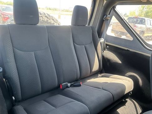Used 2018 Jeep Wrangler Sport w/ Connectivity Group AWD/4WD image 25