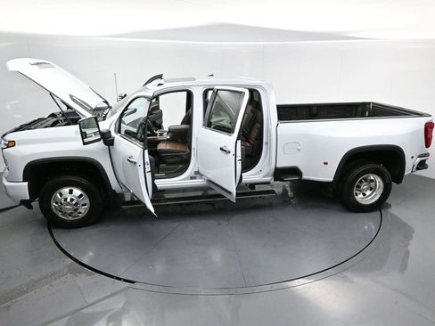 Used 2026 Chevrolet Silverado 3500 High Country w/ High Country Premium Package AWD/4WD image 44