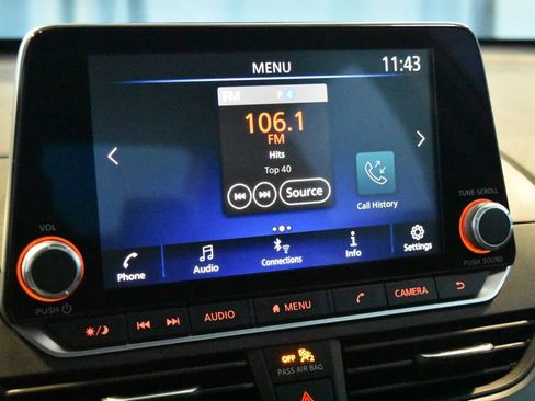 Certified 2025 Nissan Altima 2.5 SR image 10