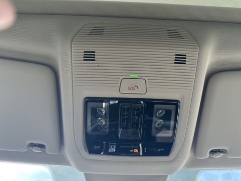 New 2026 Volkswagen Atlas SEL Premium R-Line image 18