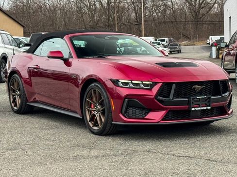 Used 2025 Ford Mustang GT Premium RWD image 39
