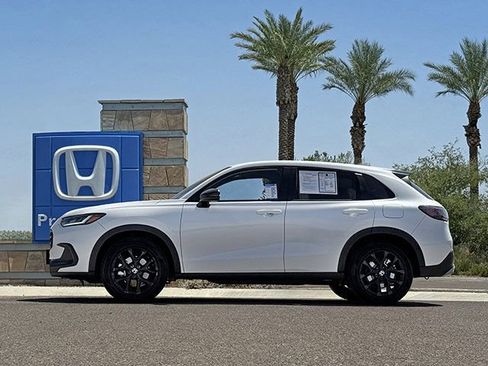 Certified 2025 Honda HR-V Sport image 7