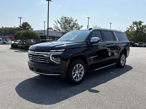 New 2025 Chevrolet Suburban Premier RWD image 13