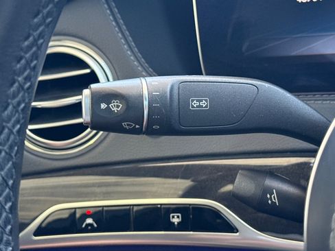 Used 2019 Mercedes-Benz S 560 Sedan image 33