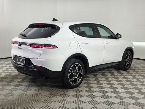 Used 2025 Alfa Romeo Tonale w/ Premium Package AWD/4WD image 7